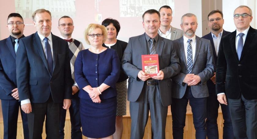 Dzięki tej książce poznasz historię Powiatu Włocławskiego. Powstała monografia