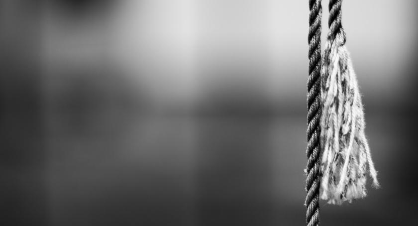 Próba samobójcza w Gminie Kikół. Kobieta miała już sznur na szyi