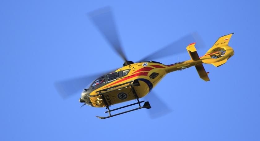 Kobieta zasłabła na cmentarzu w Dobrzyniu nad Wisłą. Na ratunek przyleciał helikopter