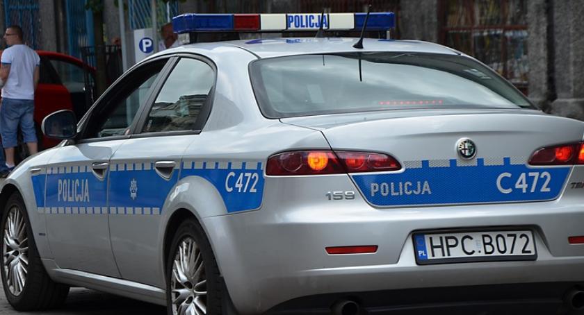 Skradziony Mercedes namierzony przez policję