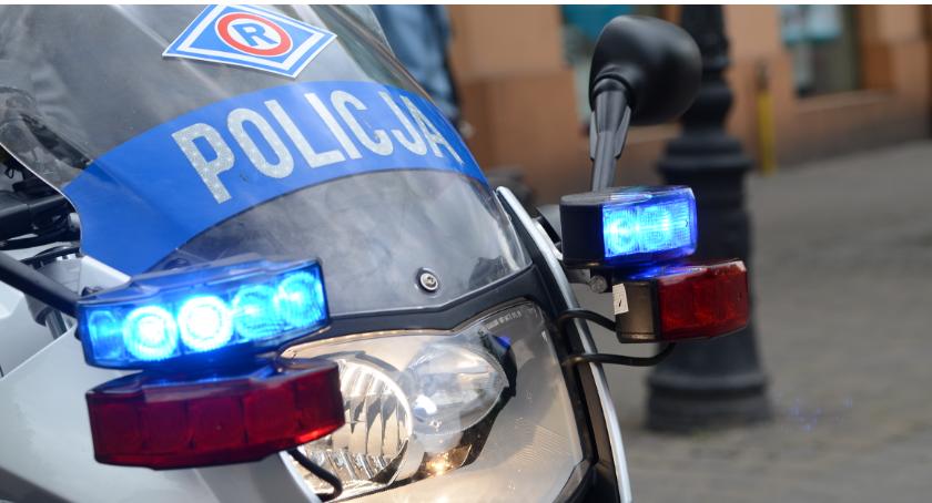 Poważny wypadek we Włocławku. Zderzenie skutera i samochodu