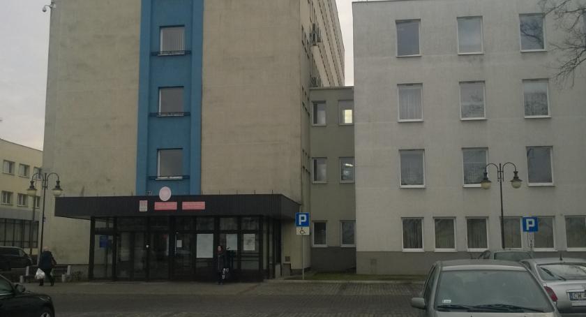 Ewakuacja w Urzędzie Miasta we Włocławku. Dostali informację o bombie [VIDEO, FOTO]