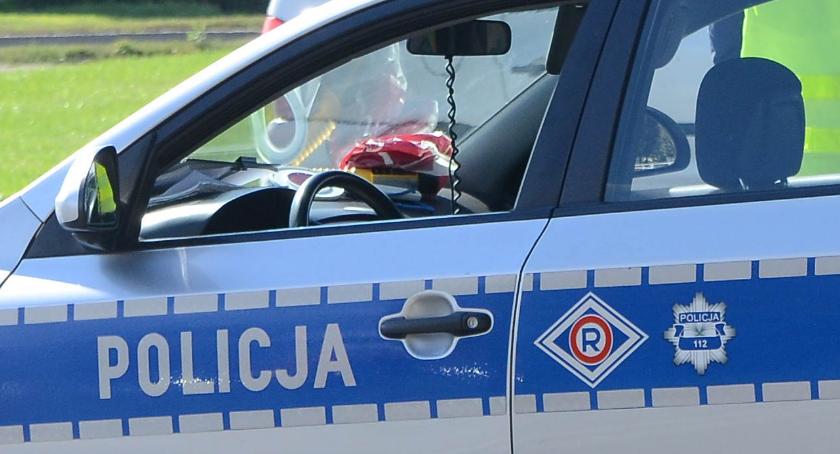 23-latek w gminie Boniewo spowodował kilka kolizji. Na koniec wylądował w rowie