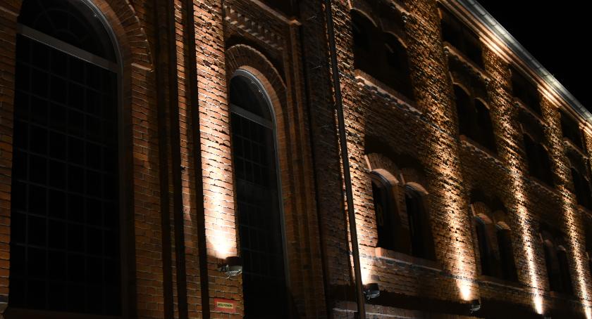 Piotr Szwedes i Michał Roznerski  we Włocławku. Samoobsługa w Browarze B