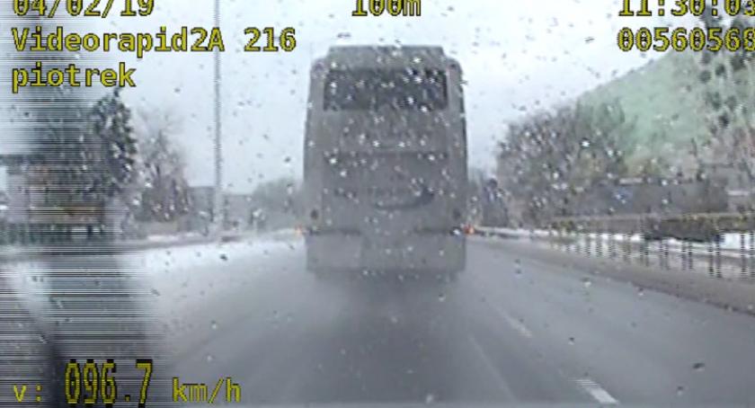  Autobus gnał przez Włocławek z prędkością prawie 100 km/h [VIDEO]