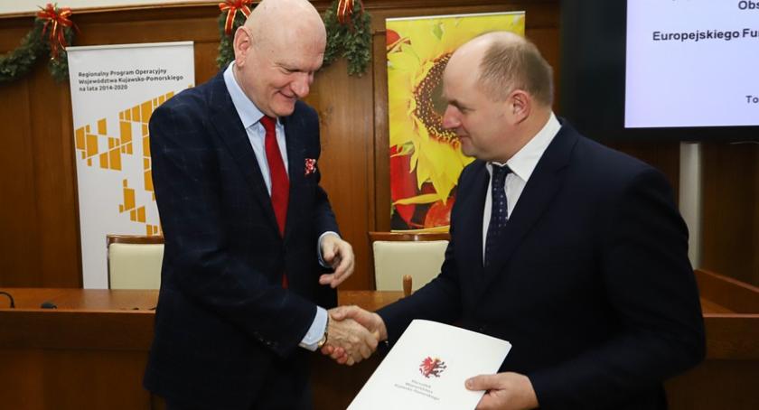 Budowa szkół, dróg, nowoczesny sprzęt medyczny i wsparcie dla biznesu w regionie