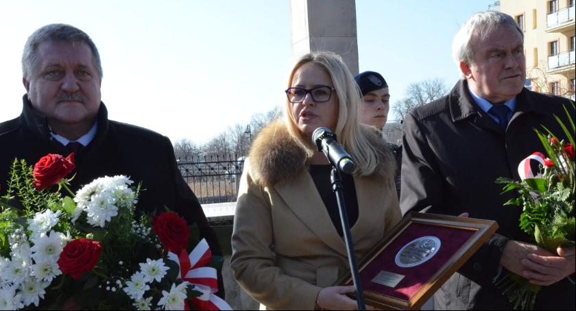 Uroczystości pod pomnikiem Sapera we Włocławku