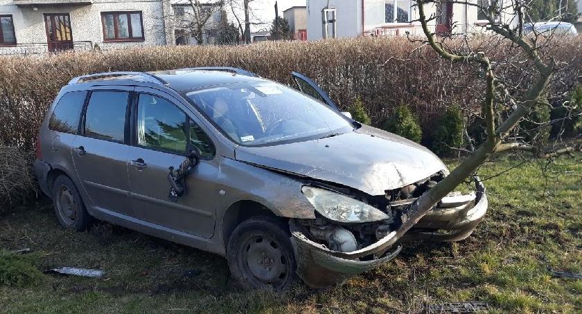 Pijany 47-latek spowodował wypadek. Poszkodowany policjant ruszył za nim w pościg