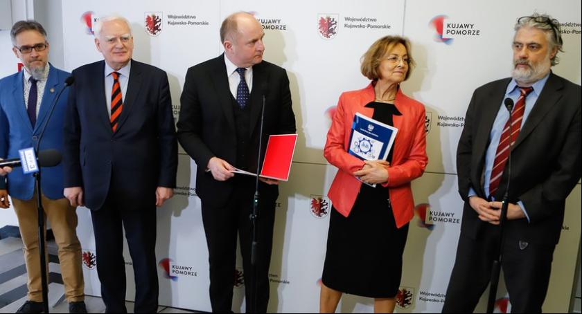 Wsparcie dla przedsiębiorstw. Rusza pilotaż z udziałem 21 gmin i ponad 8 tysięcy firm