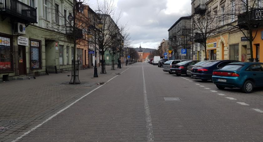 3 Maja we Włocławku to ciągle żywy temat wywołujący dyskusję. Co mówią mieszkańcy?