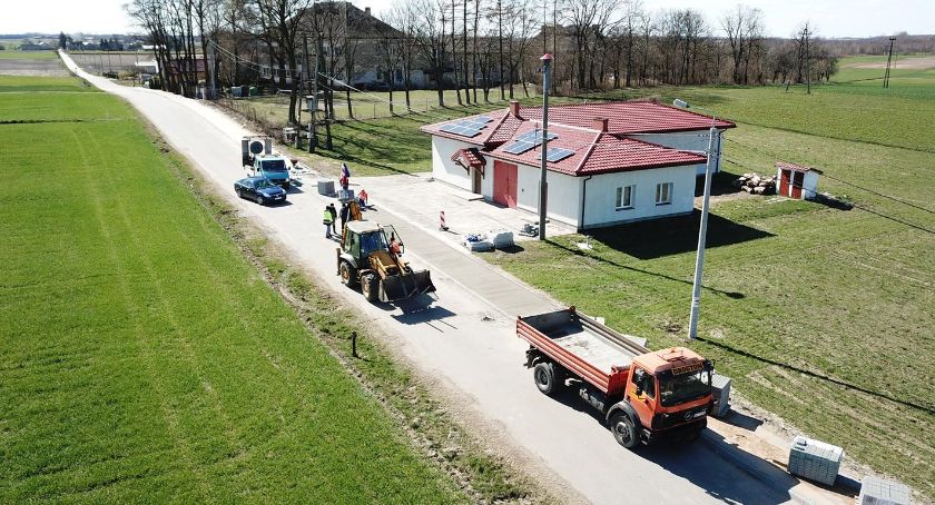 Inwestycyjna wiosna w Gminie Lubień Kujawski. Trwa przebudowa dróg