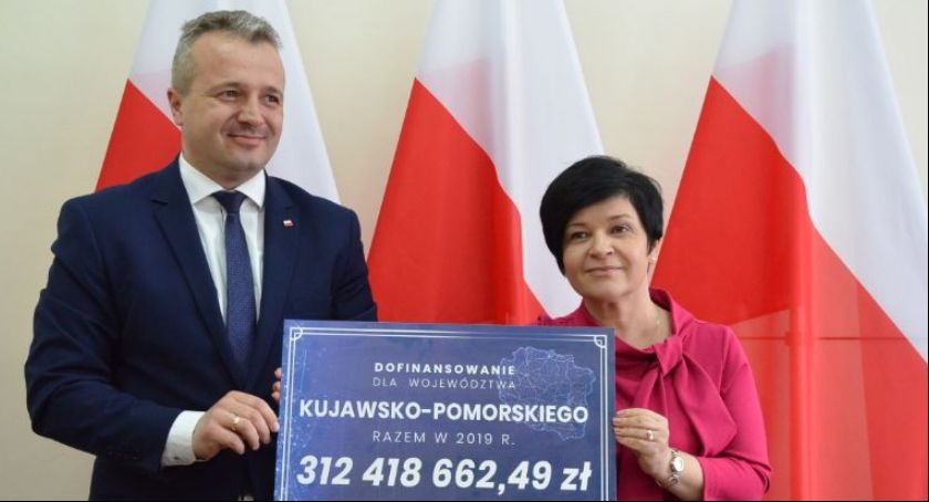 Samorządy dostaną 36 mld zł na drogi. Wiadomo jak podzielą środki