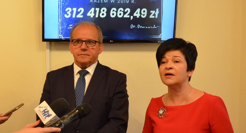 Miliony dla Powiatu Włocławskiego.  23  umowy i blisko 33 miliony złotych dofinansowania