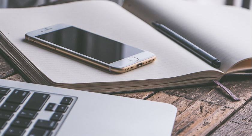 Telefon zaufania dla osób dotkniętych przemocą. Gdzie szukać pomocy?