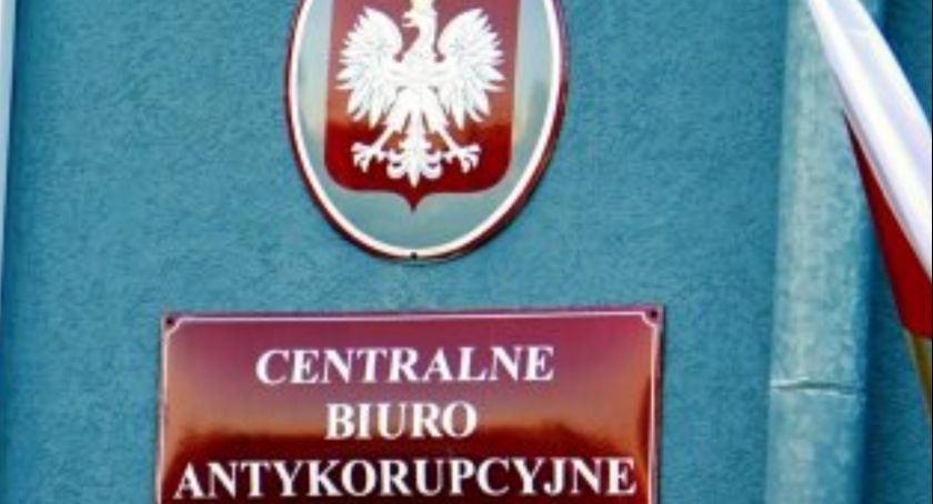Poręczenie i zakaz opuszczania kraju dla biznesmena z Włocławka i byłego wiceministra z regionu