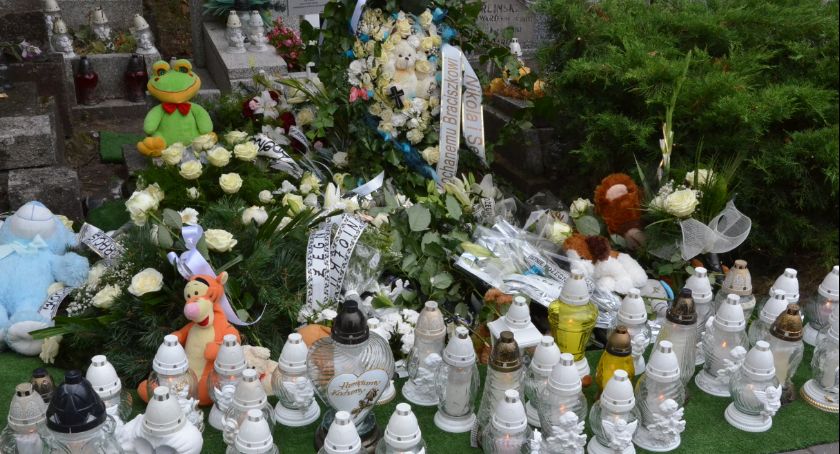 Pogrzeb 3 letniego Nikodema z Włocławka [ZDJĘCIA]. Matka i konkubent z zarzutami