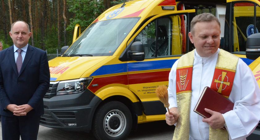 Włocławski szpital otrzymał 3 nowe ambulanse