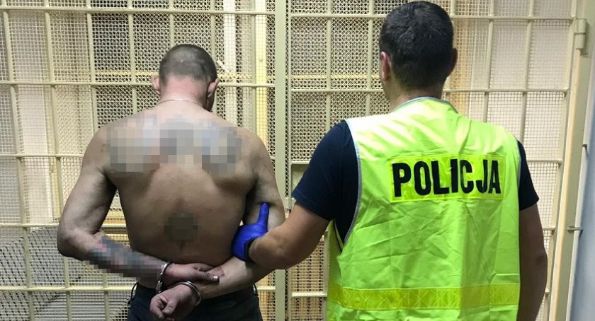 Napad na mieszkanie księdza we Włocławku. Duchowny musiał zmierzyć się z włamywaczem
