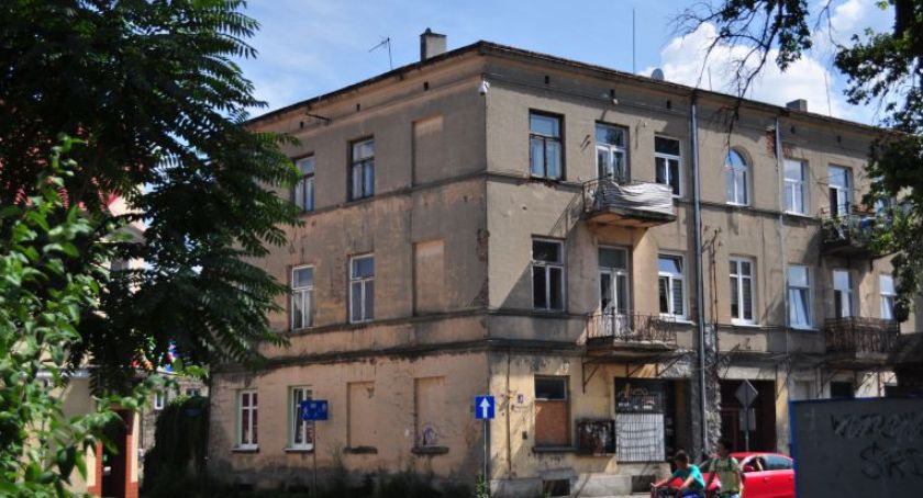 Te budynki we Włocławku mają doczekać się gruntownego remontu. Zobaczcie [ZDJĘCIA]