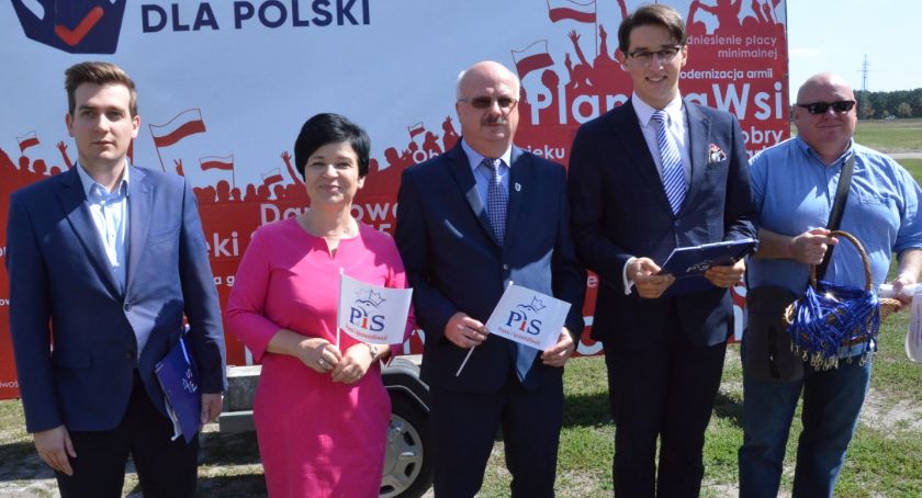 Wybory 2019 we Włocławku. Akcja zbierania podpisów przez PiS