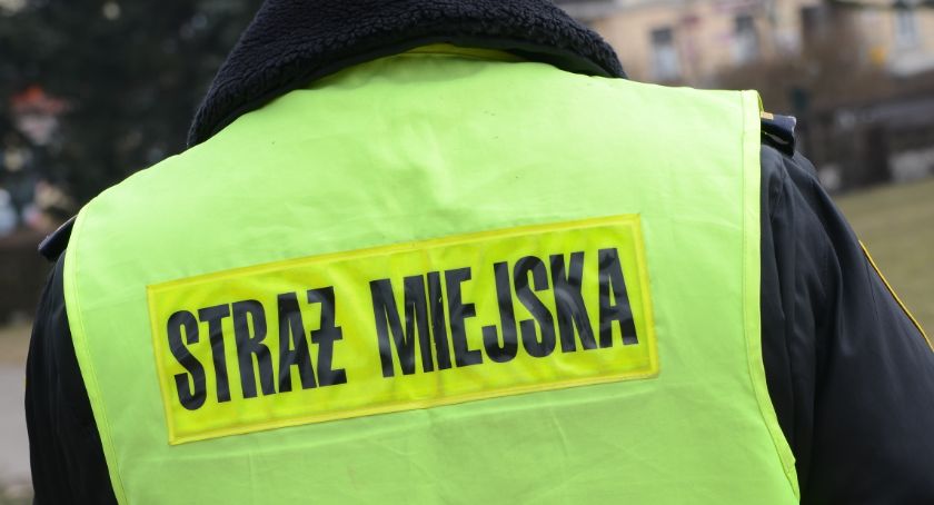 Podpalacz na Placu Wolności. Mężczyzna podpalił śmieci