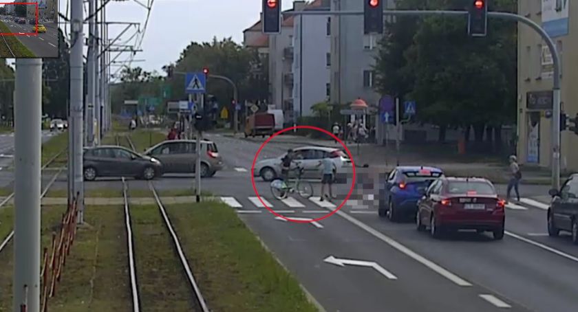 Śmiertelnie potrącił rowerem staruszkę w Toruniu. Zatrzymani dwaj 15-latkowie