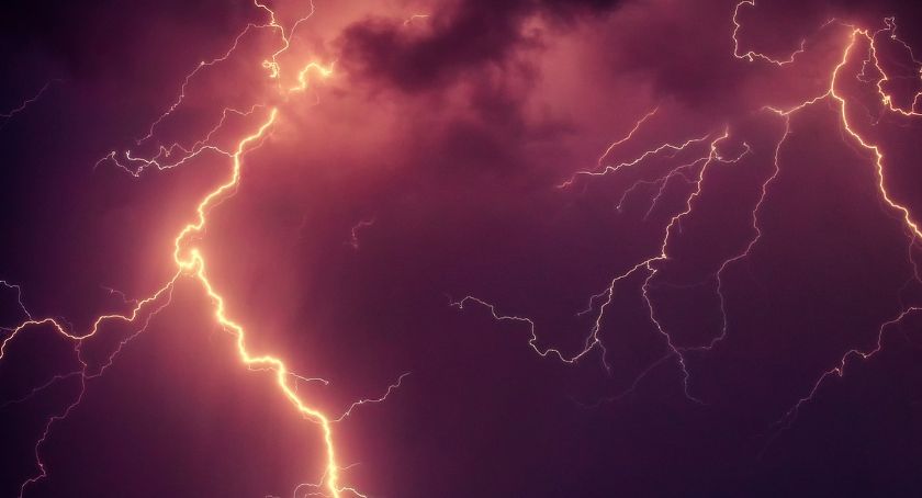UWAGA NA POGODĘ: Nadchodzą burze i grad we Włocławku i regionie