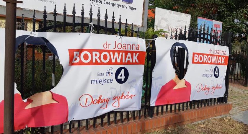 Zniszczone banery posłanki PIS Joanny Borowiak we Włocławku.Jest postęp w sprawie?