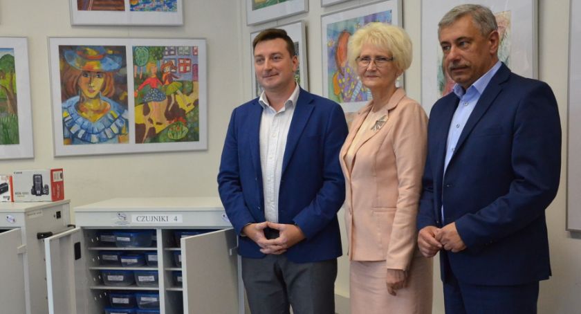Zespół Szkół w Nieszawie otrzymał pracownię mobilną z KPCEN we Włocławku