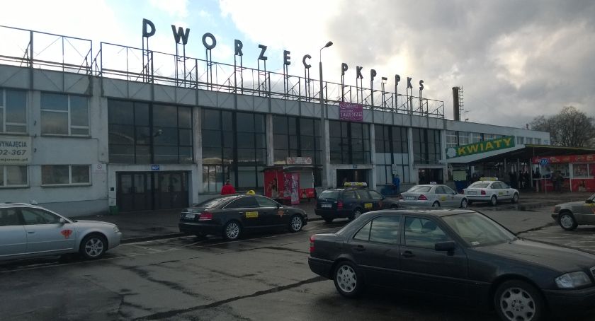 Kosztowny napis w tunelu podziemnym we Włocławku. 20- latka ujęli Strażnicy Miejscy