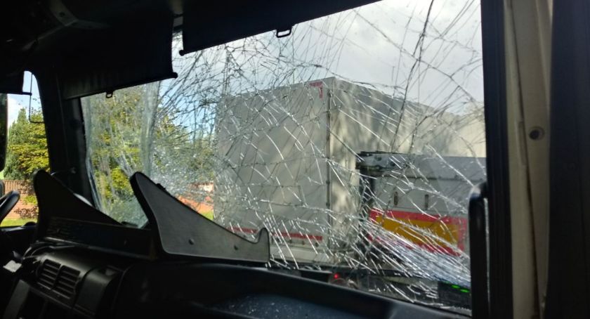 Kraksa 5 pojazdów w Lipnie na DK 10. Zderzyły się samochody ciężarowe [ZDJĘCIA]