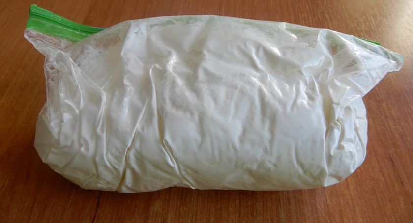 Pasażer zachowywał się nerwowo. Okazało się, że miał przy sobie pół kilograma narkotyków