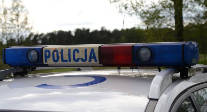 Tragiczny wypadek w Bydgoszczy. 22-latek najechał na leżącego na drodze mężczyznę