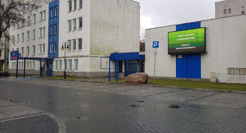 Ulica Zielony Rynek we Włocławku zamknięta. Rozpoczęto tam budowę sieci ciepłowniczej