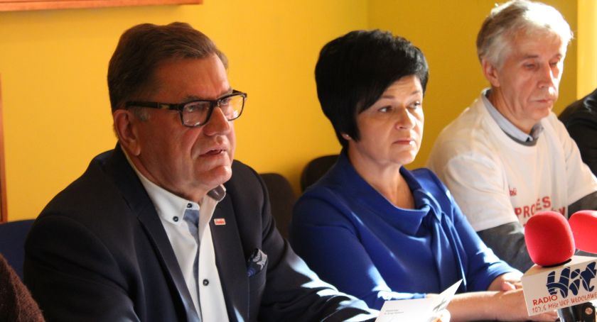 Pracownicy DPS protestują we Włocławku. Solidarność udzieliła poparcia