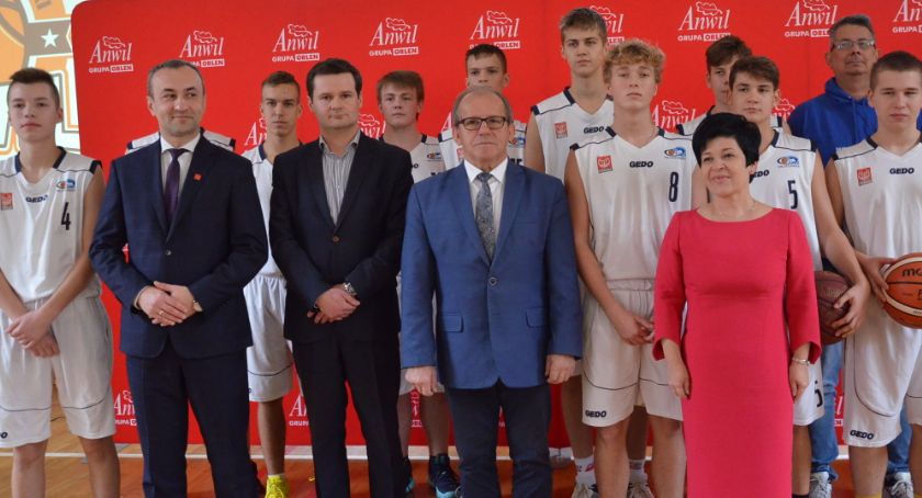 ANWIL S.A  wesprze TKM. Akademia Koszykówki ANWIL wyszkoli młodych