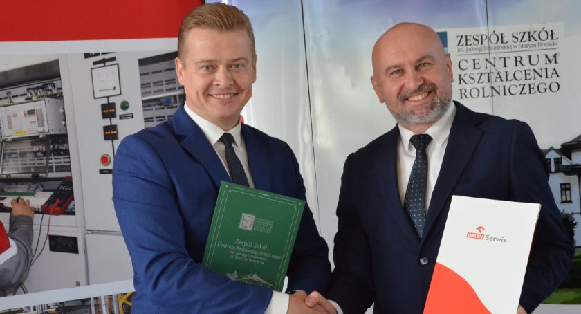 Dzień nauczyciela  2019 w ZSCKR w Starym Brześciu [ZDJĘCIA]. ORLEN SERWIS S.A. partnerem szkoły