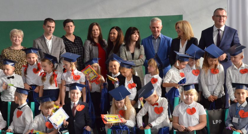 Ślubowanie klas pierwszych w Brześciu Kujawskim [ZDJĘCIA]