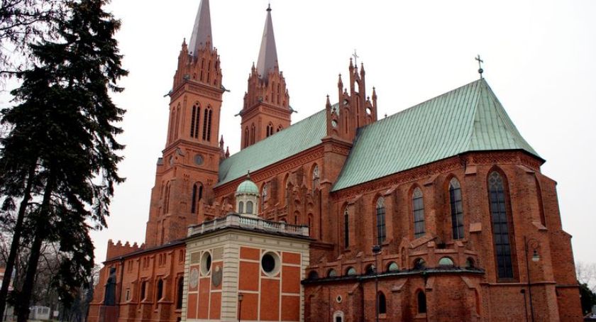 Wszystkich Świętych we Włocławku i Brześciu Kujawskim: msze św.