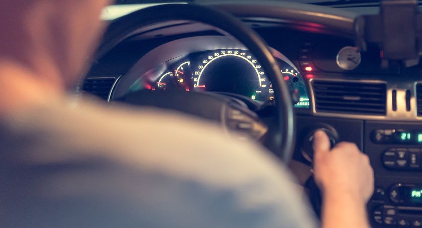 Już niebawem kontrole przebiegu pojazdów. Wiemy jak funkcjonariusze będą to robić