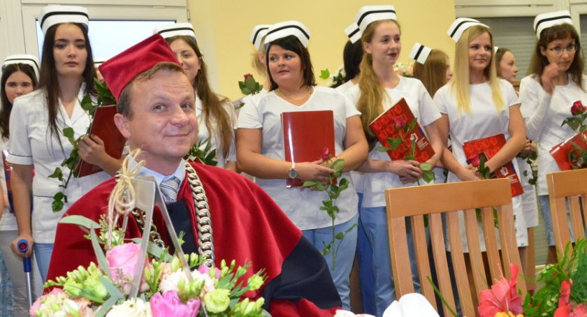 Wręczenie dyplomów na Pielęgniarstwie w PUZ we Włocławku [ZDJĘCIA]