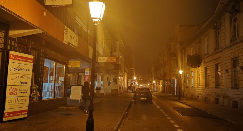 INTERWENCJA: Brak lamp na Zduńskiej i Piekarskiej we Włocławku wzbudził niepokój mieszkańców
