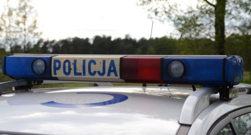 Tragiczny wypadek w Fabiankach. Mężczyzna zginął pod kołami osobówki