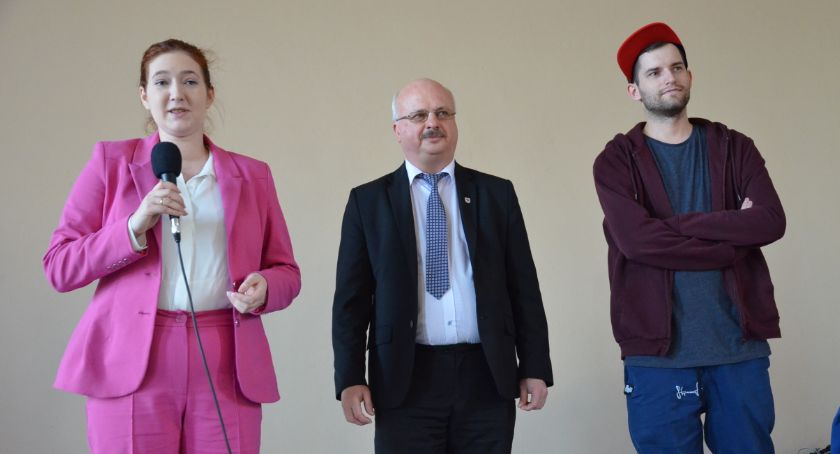 Koncert rapera Pawła Przewoźnego pod patronatem poseł na Sejm RP Anny Gembickiej (ZDJĘCIA) 