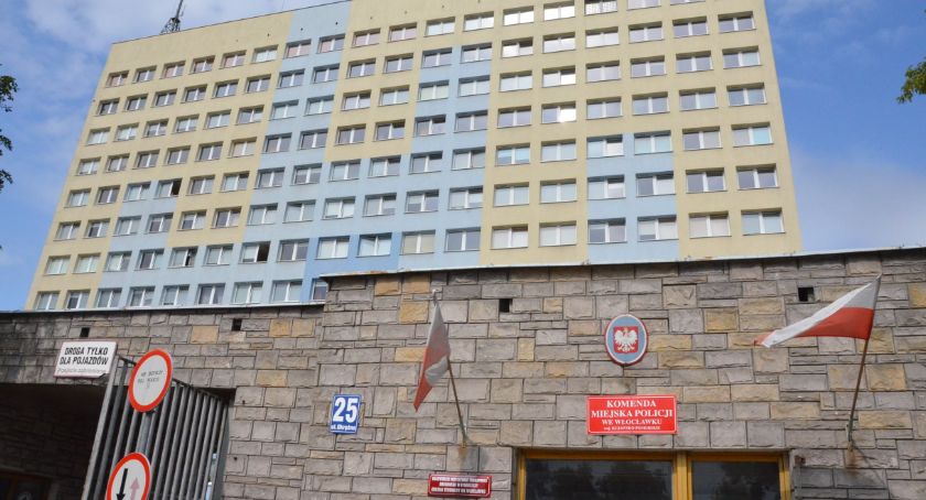 Nagrywali roznegliżowaną kobietę na komendzie we Włocławku. Jest oświadczenie