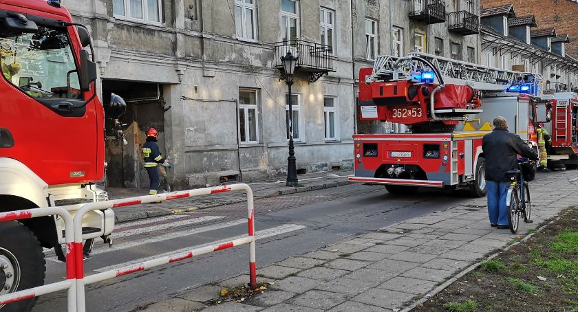 Pożar we Włocławku. 3 wozy strażackie w akcji na Cygance [ZDJĘCIA]