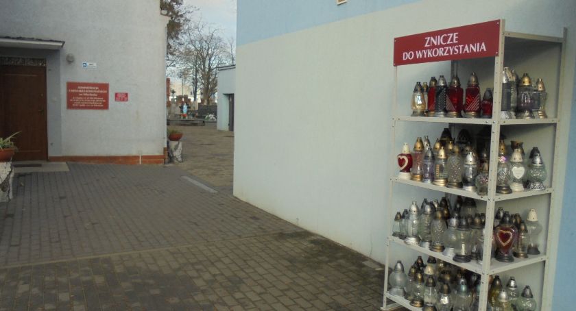 Znicze do ponownego użycia stanęły na włocławskich cmentarzach