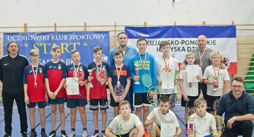 Medale dla uczniów szkoły w Smólniku na Mistrzostwach Województwa w Badmintonie