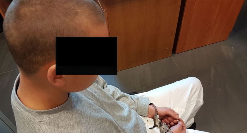 25-latek kilkukrotnie ugodził nożem mężczyznę. Poszkodowany trafił do szpitala