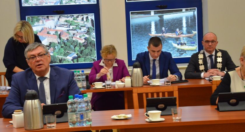 Baseny letnie, camping we Włocławku. Budżet miasta  na 2020 rok uchwalony. Co jeszcze planuje ratusz?